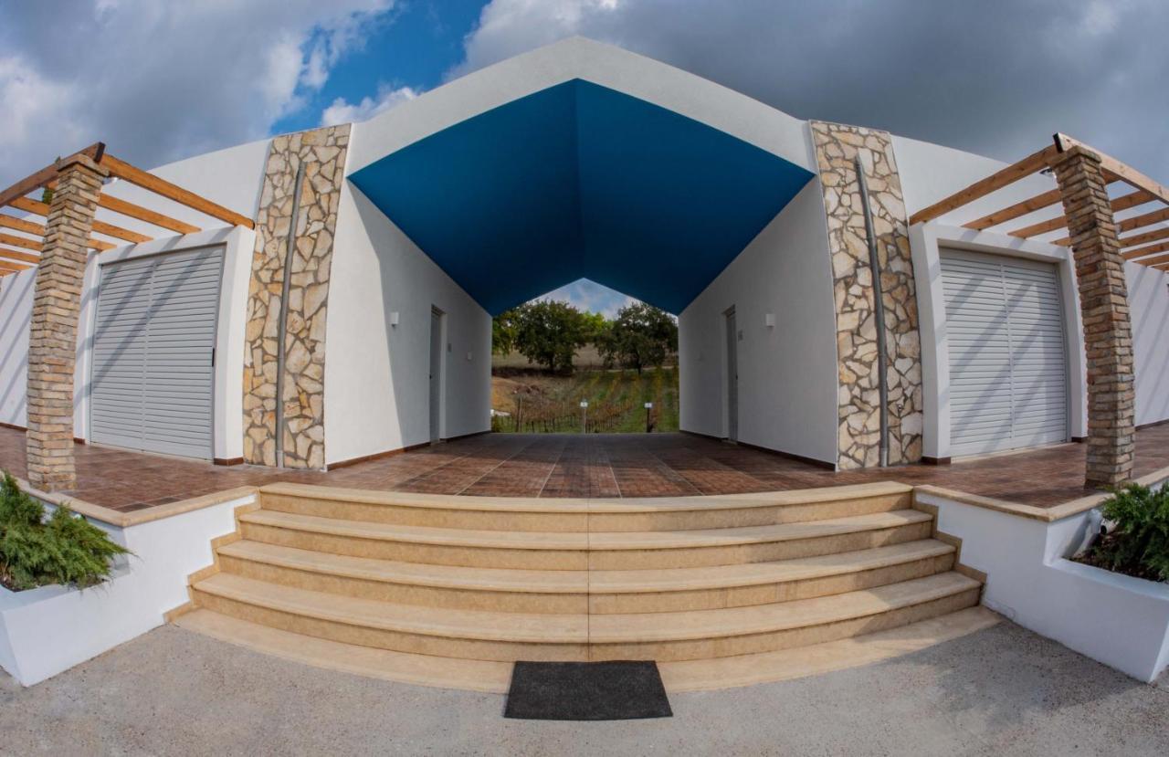 Apartmán Atrium Vinea Brintziki Winery Smila Exteriér fotografie
